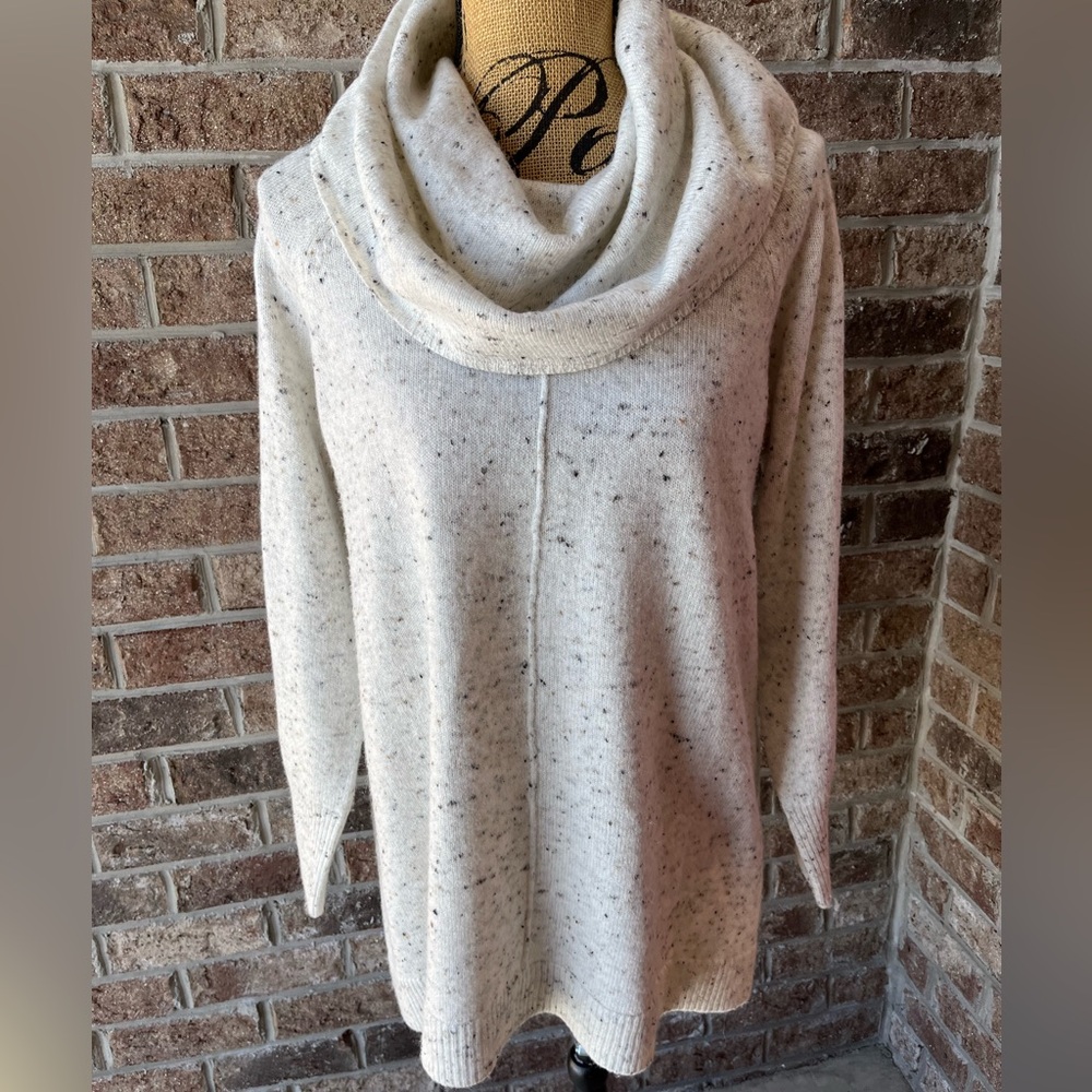 MAX STUDIO SWEATER